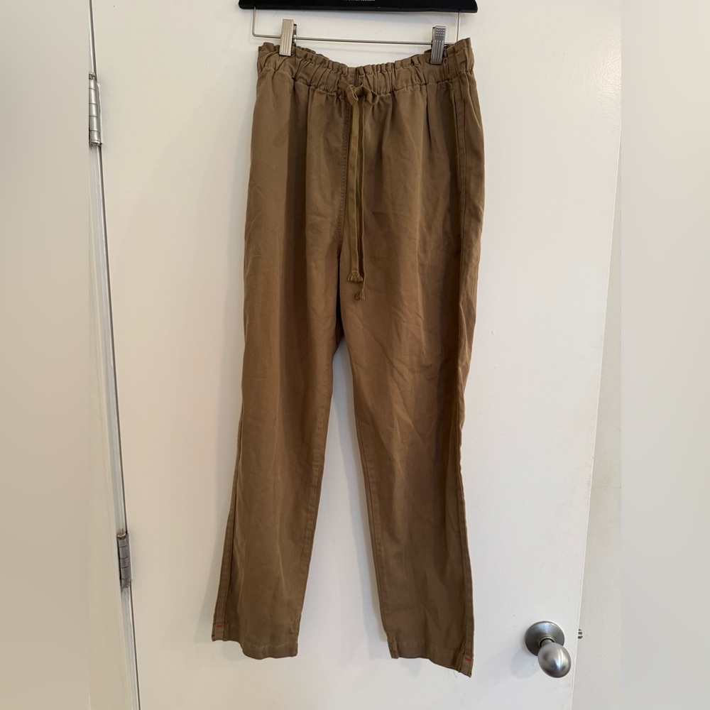 XiRENA Tan Chinos Relaxed Fit Drawstring. NWT.